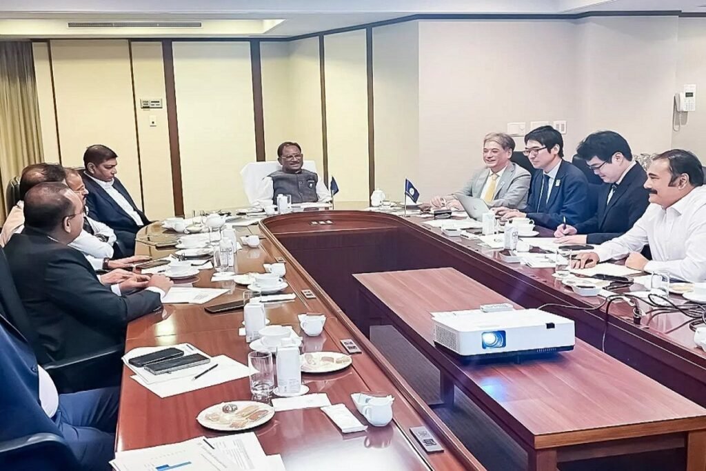CG: मुख्यमंत्री साय ने जापानी उद्योगपतियों के साथ की बैठक, छत्तीसगढ़ में आईटी, टेक्सटाइल, ऑटोमोबाइल, इलेक्ट्रानिक्स में निवेश के लिए किया आमंत्रित