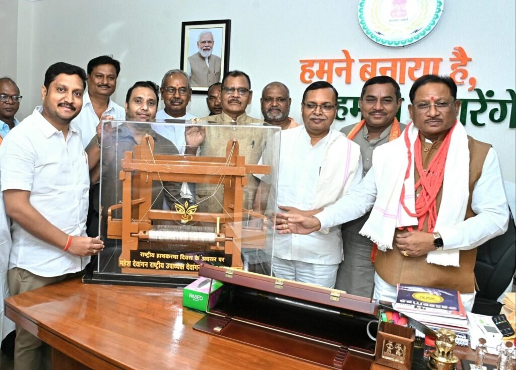प्रदेश में बुनकरों के सम्मान, समृद्धि और सशक्तिकरण हेतु किए जा रहे हैं विशेष प्रयास – मुख्यमंत्री