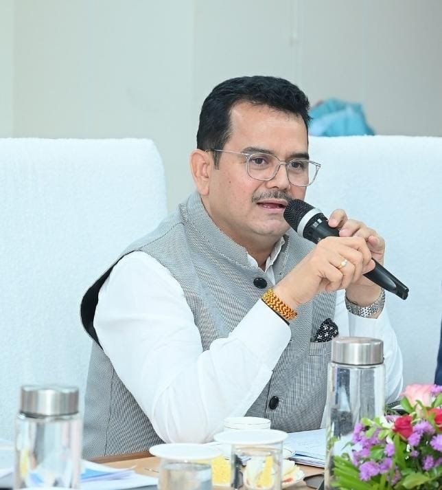 मुख्यमंत्री के सचिव श्री पी दयानंद के करकमलों से एसईसीएल में तीन माह के निवारक सतर्कता अभियान का शुभारंभ.