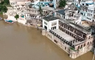 देशभर में बाढ़ और बारिश का कहर: यूपी, बिहार, एमपी में जनजीवन अस्त-व्यस्त