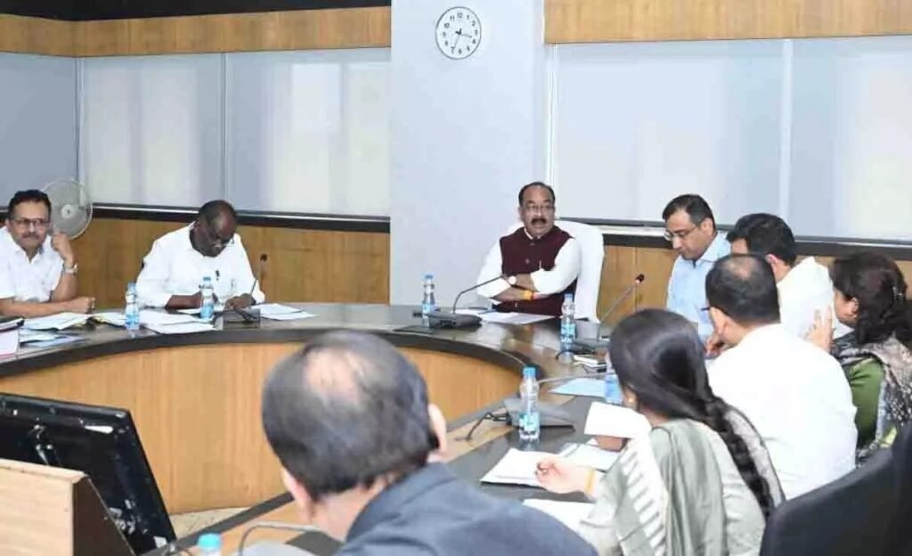 उप मुख्यमंत्री अरुण साव ने नगरीय प्रशासन विभाग के कार्यों की समीक्षा की