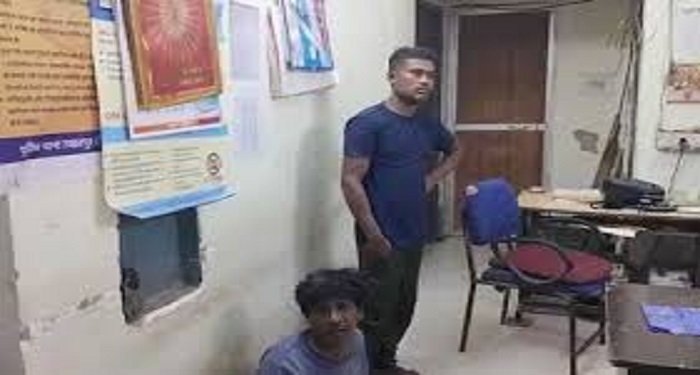 CG NEWS : घर में गौ मांस काटते दो युवक गिरफ्तार, हिंदू संगठन में आक्रोश, थाने में गहमागहमी