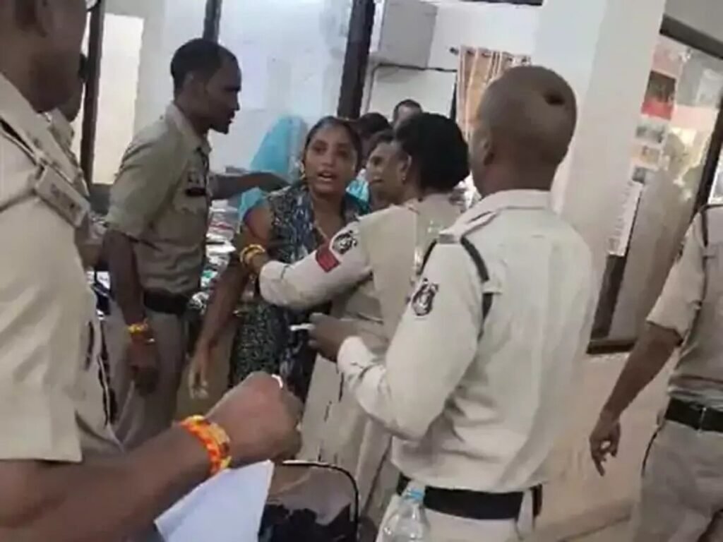 CG : पति की गिरफ्तारी होने पर पत्नी ने पुलिस को डराया, थाने अंदर सुसाइड की कोशिश की