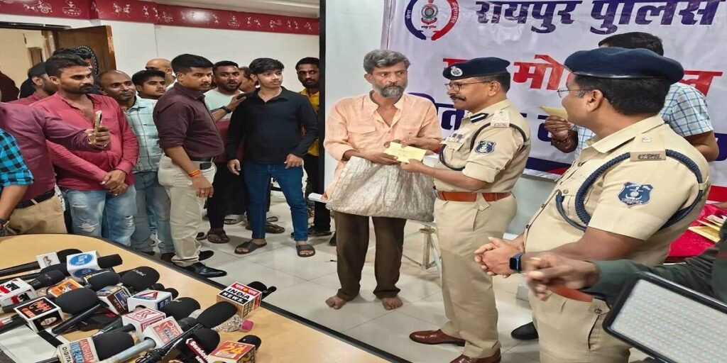 रायपुर पुलिस ने गुम हुए 250 मोबाइल ढूंढ निकाले